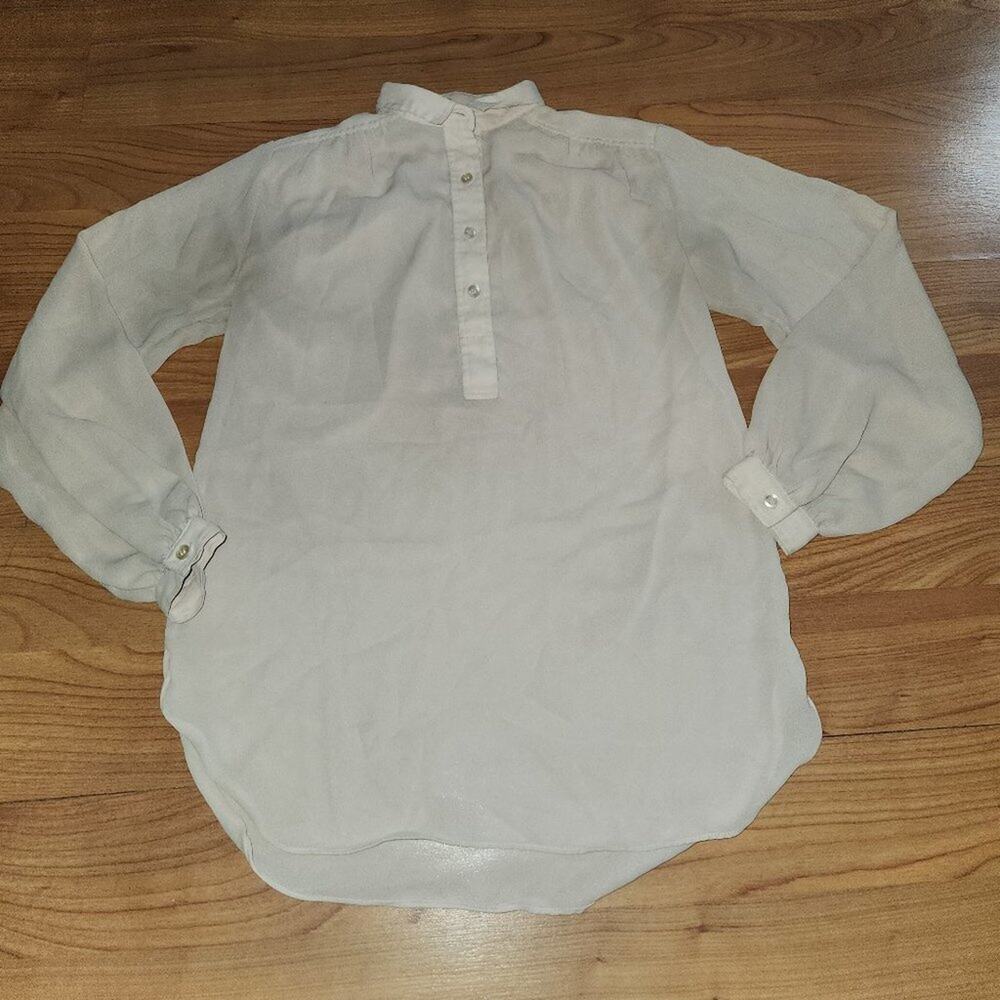 Cloudy White Dressy Top || Medium GUC - Picture 4 of 8